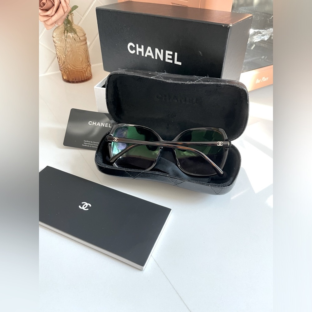 Authentic Acetate CHANEL CC Sunglasses 5204 Vintage Sunglasses Tortoise